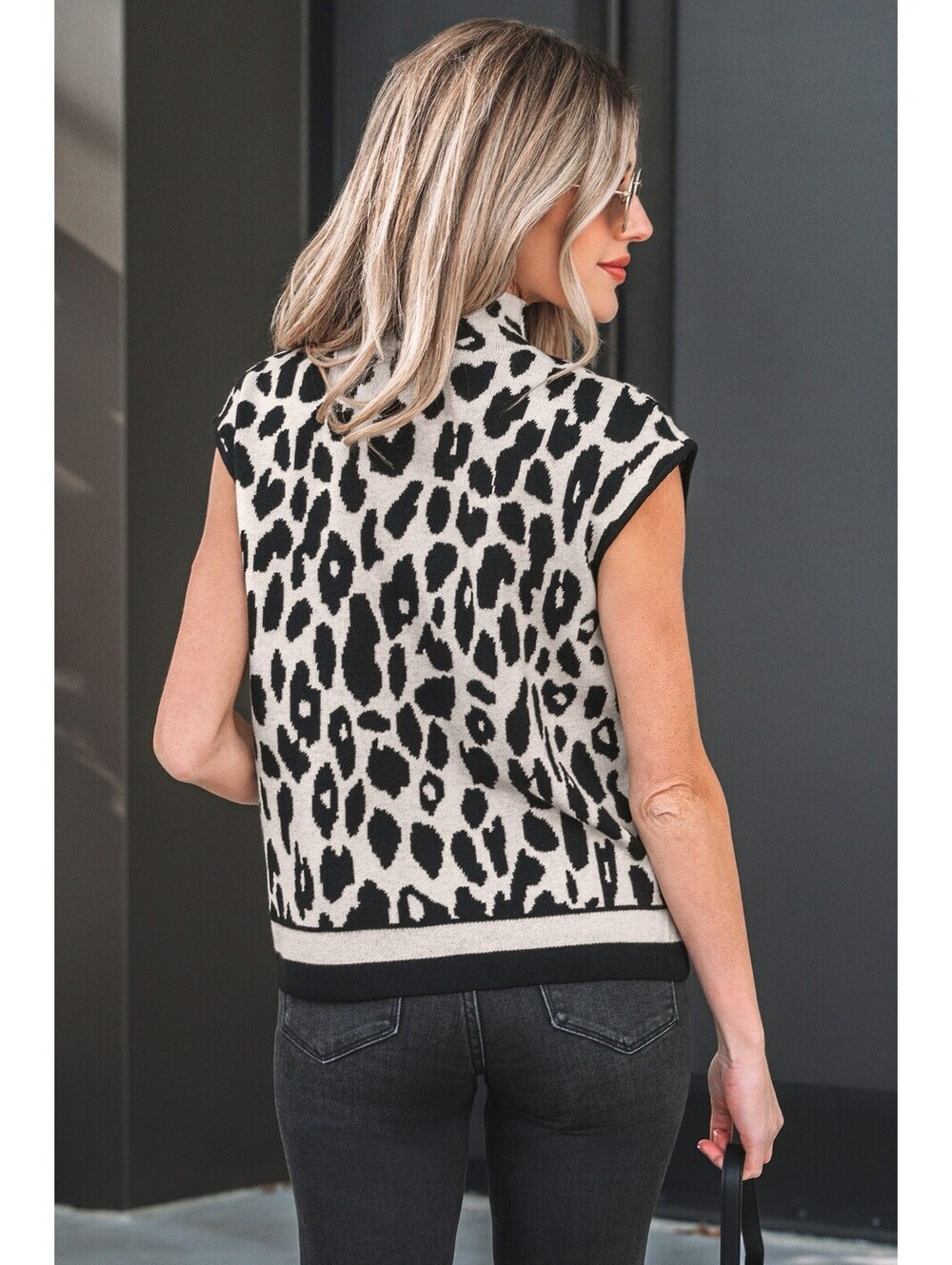 Sleeveless Leopard Print Knit Sweater Vest - Picture 3 of 8